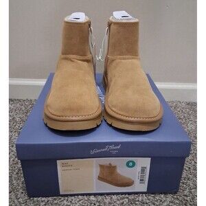 NEW in Box Universal Thread Memory Foam May Boots, Size 8
